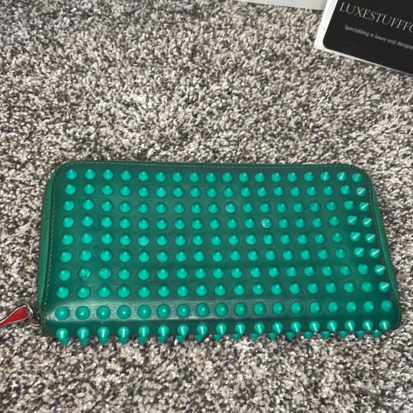 Authentic Christian Louboutin green Pannatone spike wallet limited edition - Picture 2 of 12
